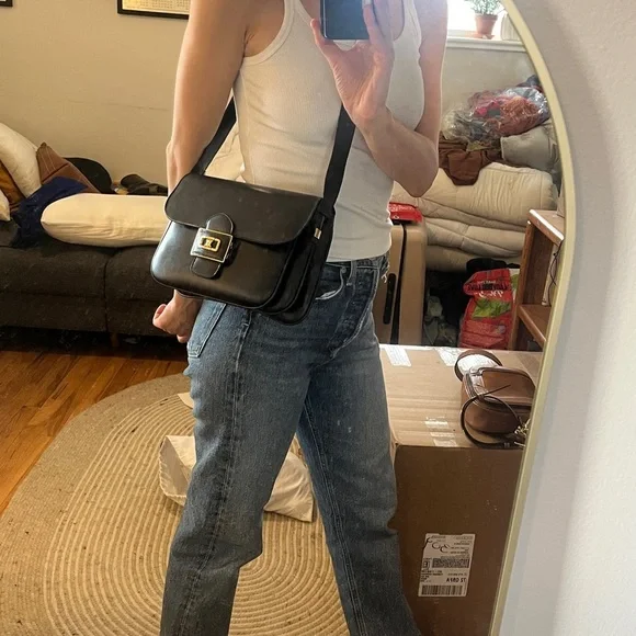 Vintage Celine Triomphe Flap Box Bag in Midnight gold hardware - Picture 4 of 16